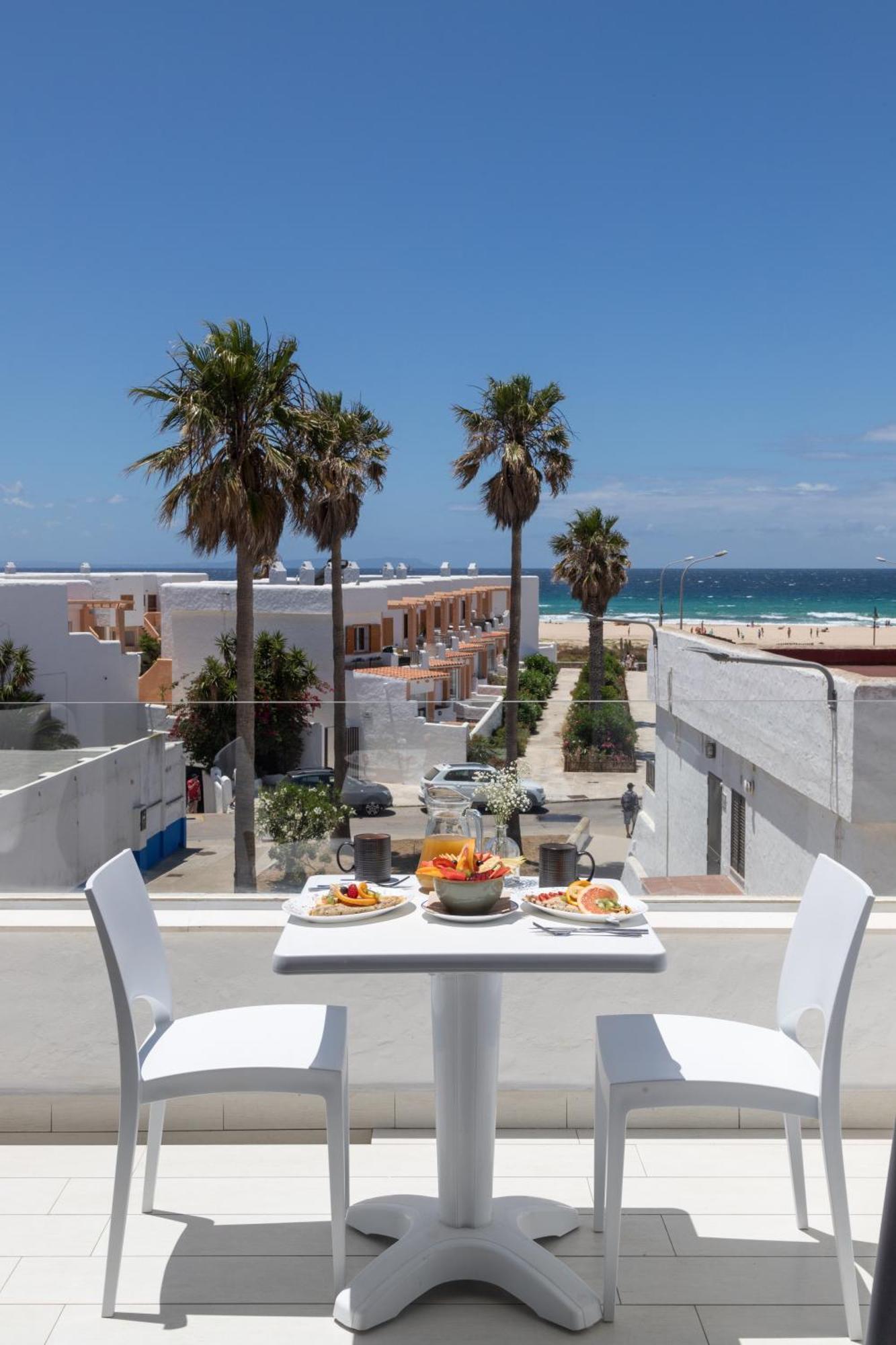 Beachfront Aqua LivingТарифа Екстериор снимка