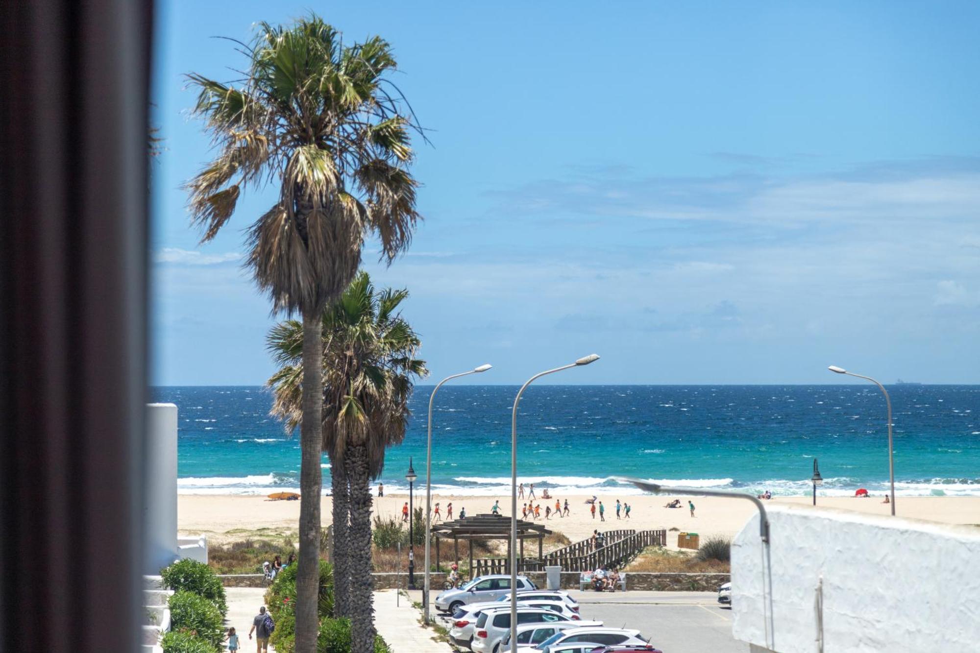 Beachfront Aqua LivingТарифа Екстериор снимка